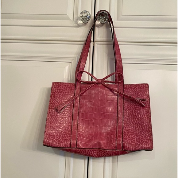 NWOT Liz Claiborne Pink Croc Embossed Vegan Leather Shoulder Bag - Picture 1 of 11